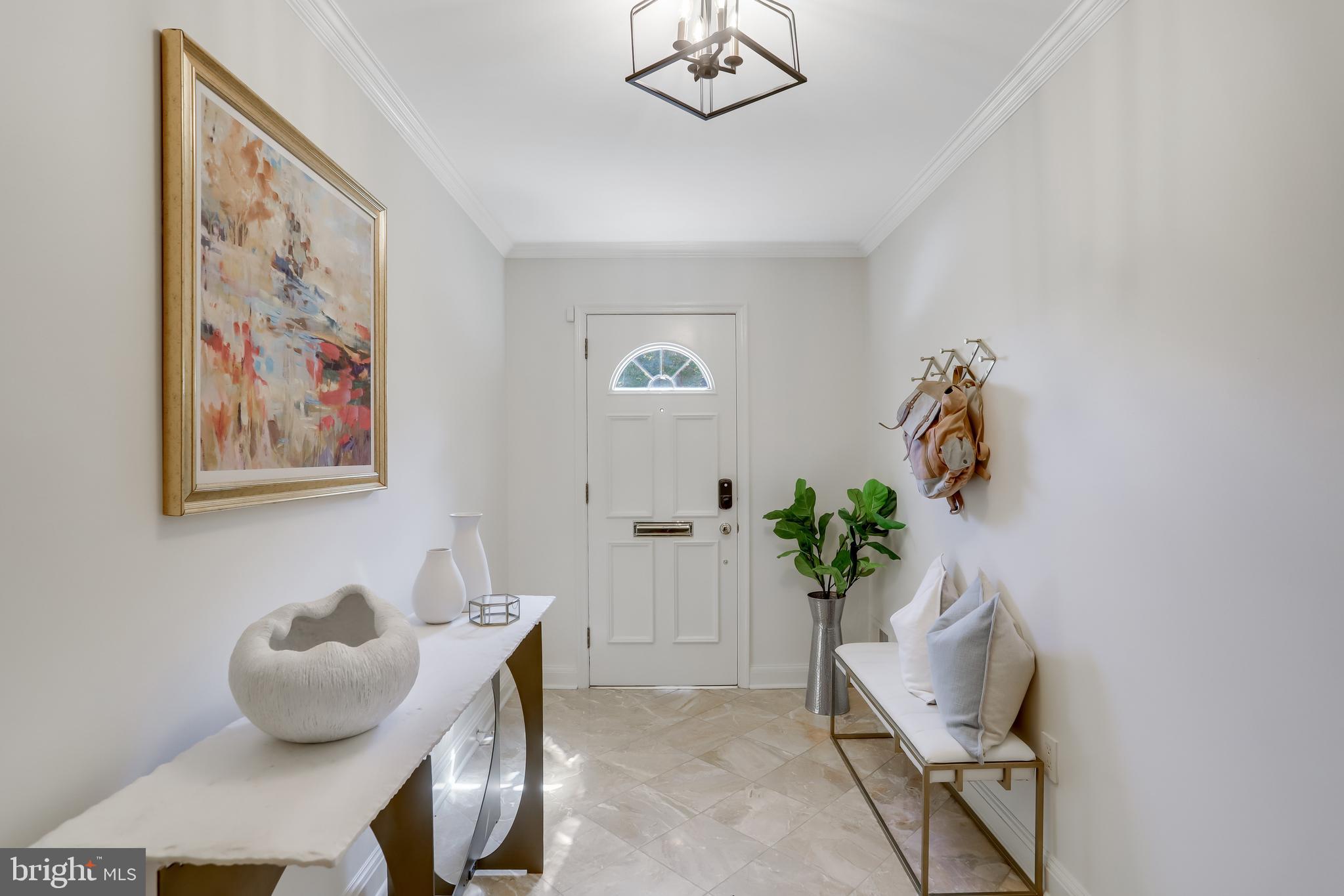 Real estate listing preview #4