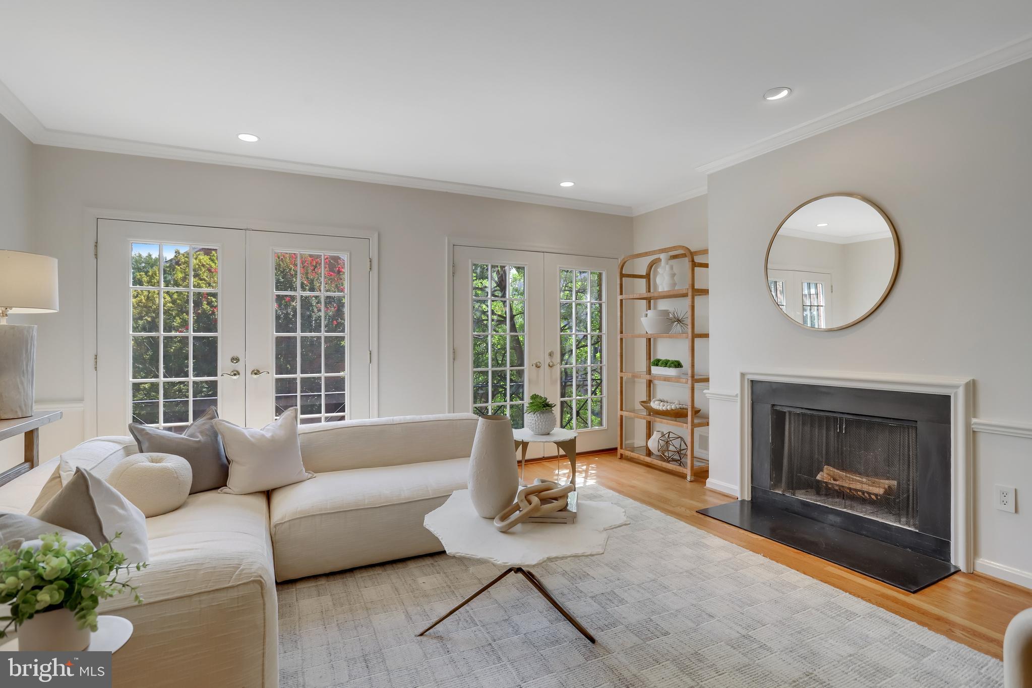 Real estate listing preview #8