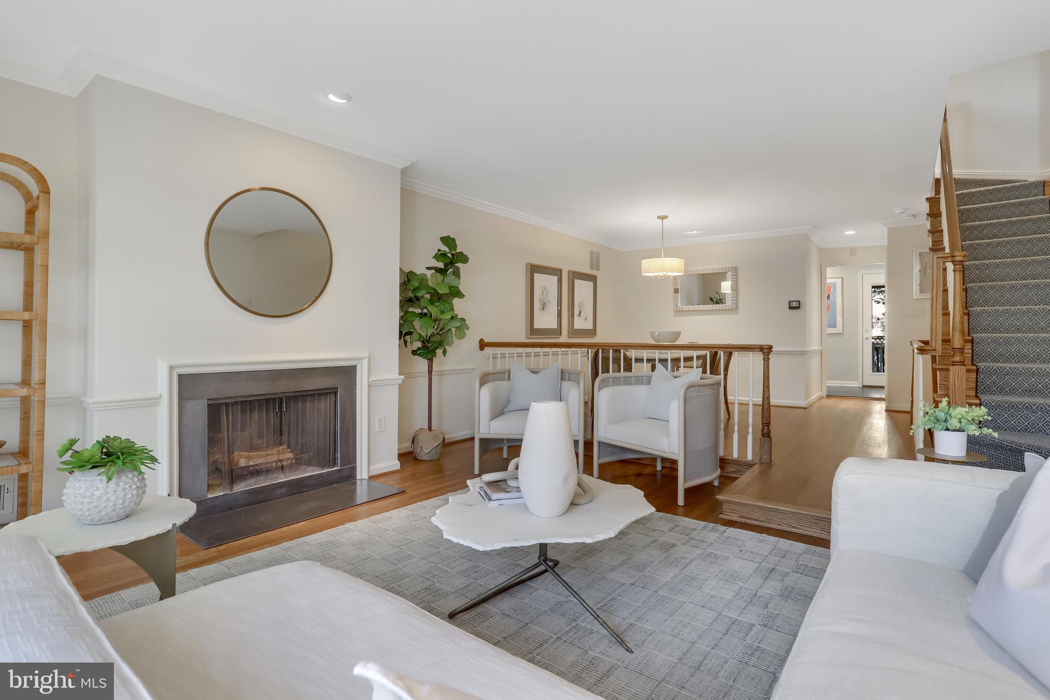 Real estate listing preview #6