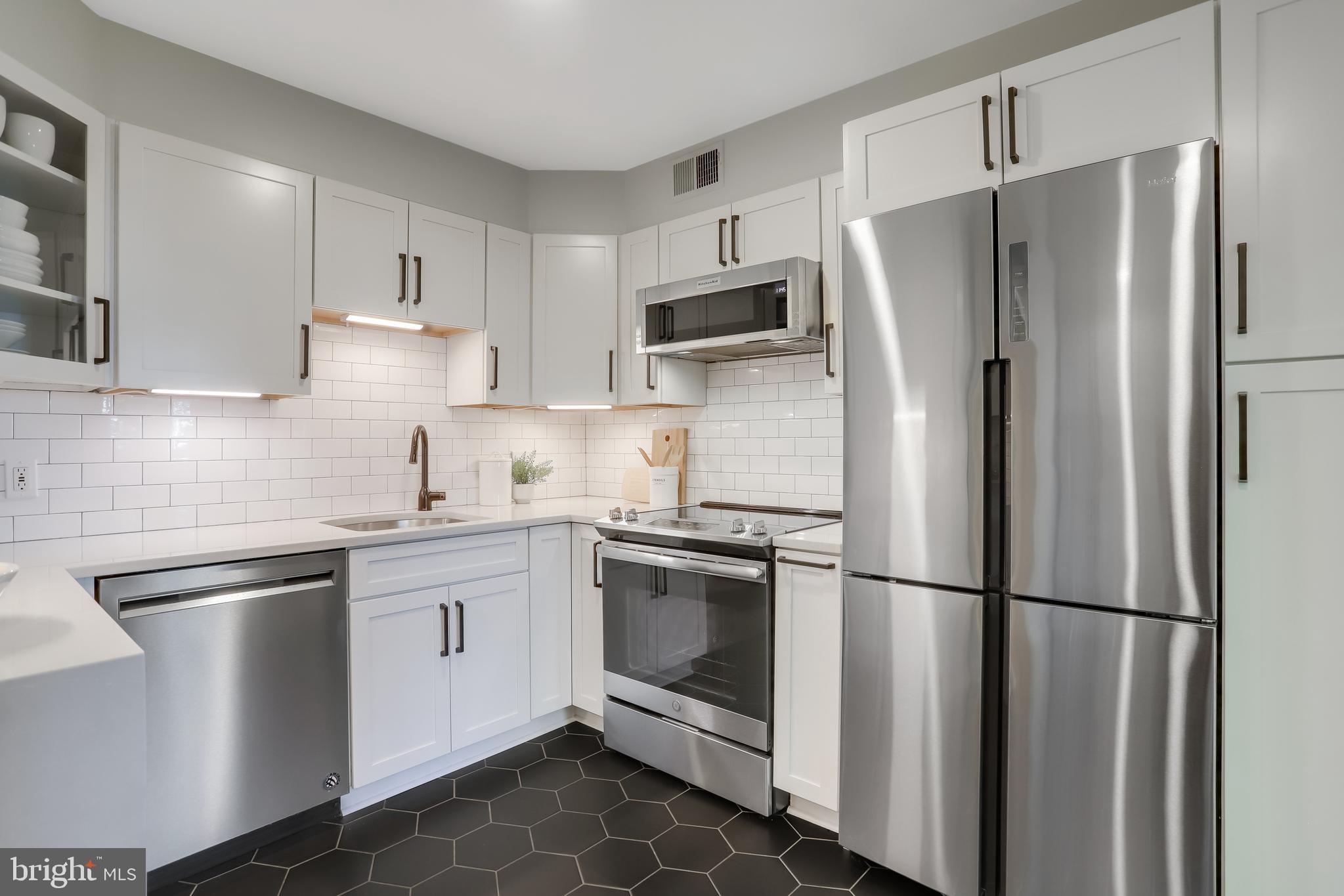 Real estate listing preview #11