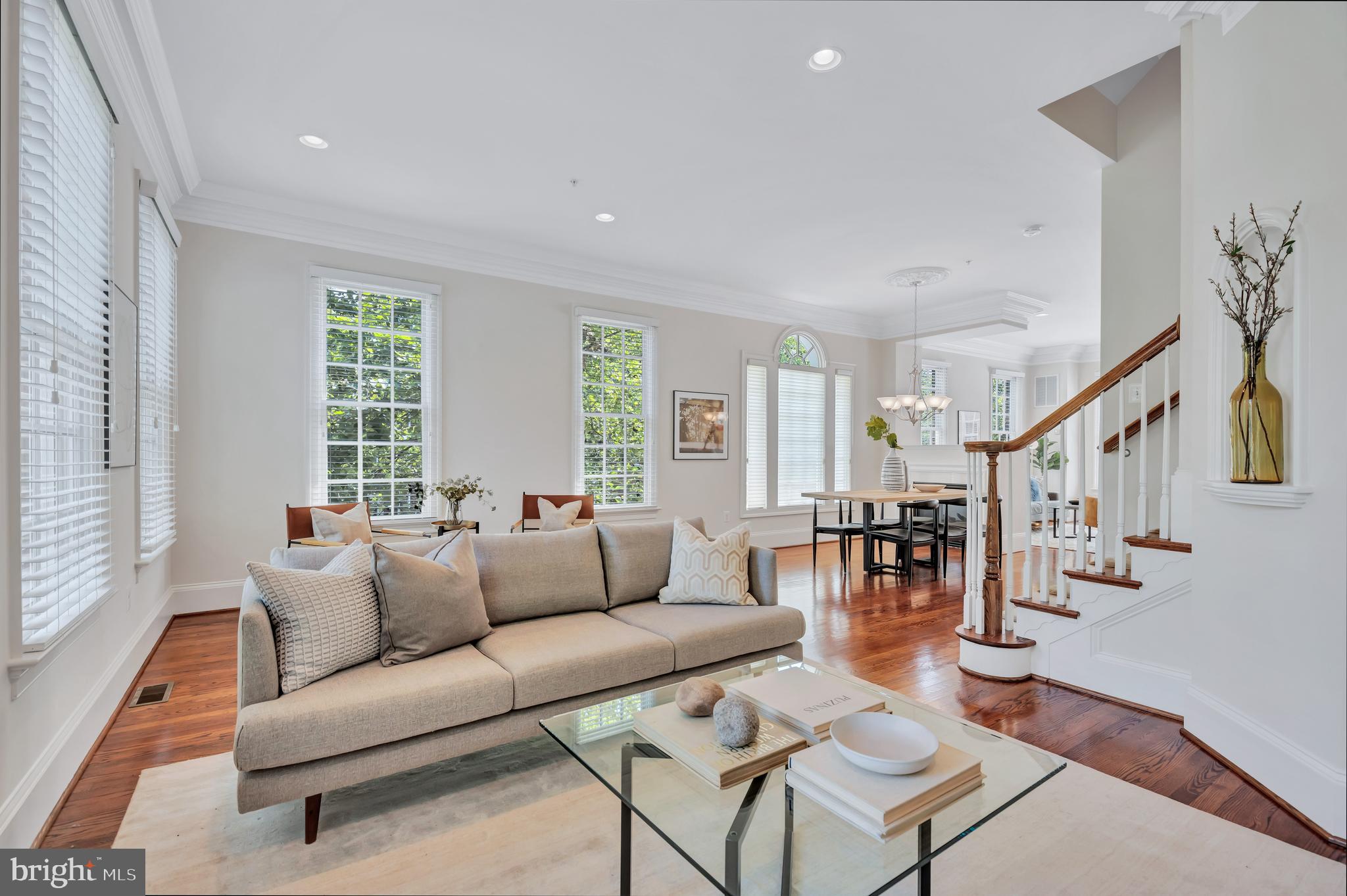 Real estate listing preview #9