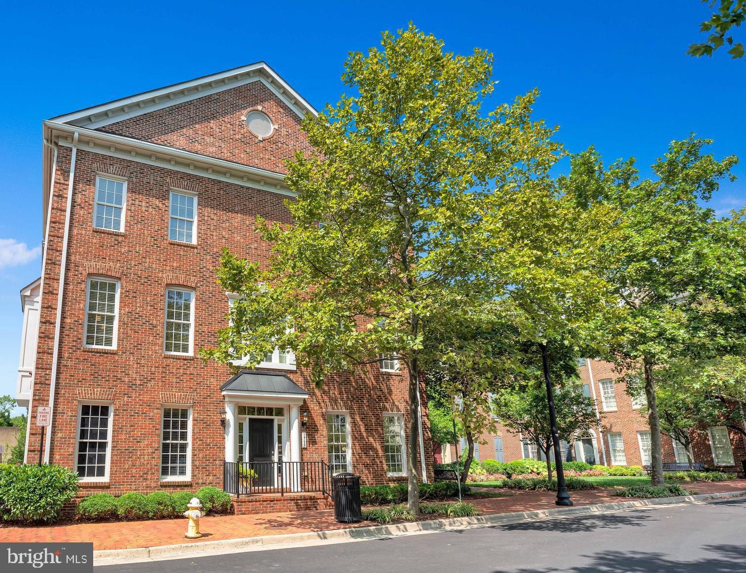 Real estate listing preview #2