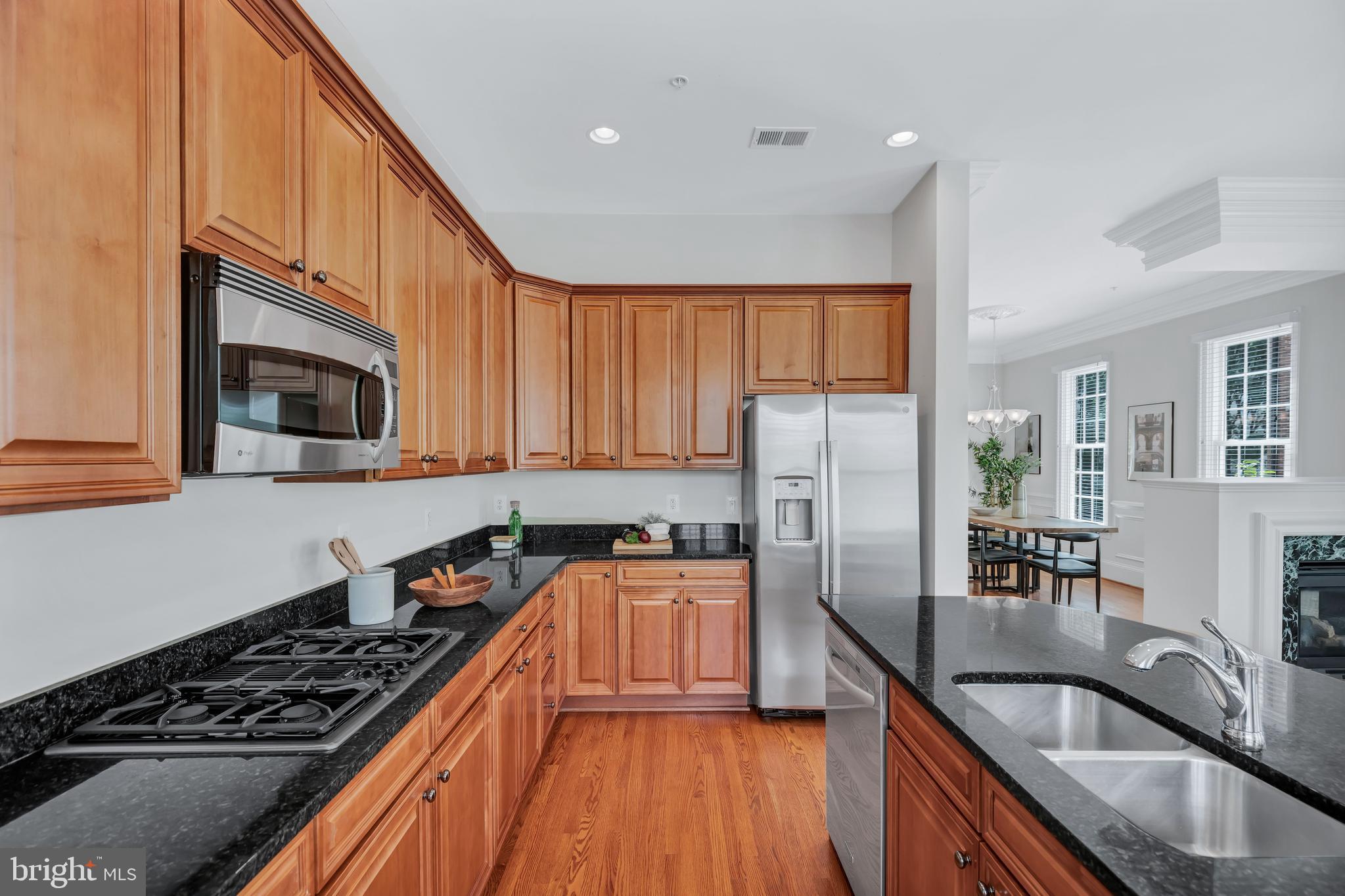 Real estate listing preview #16