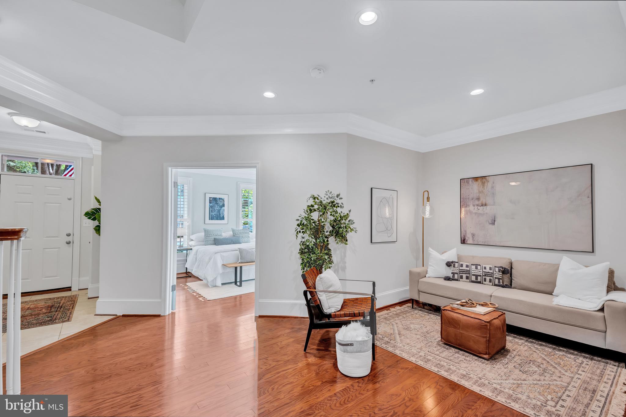 Real estate listing preview #5