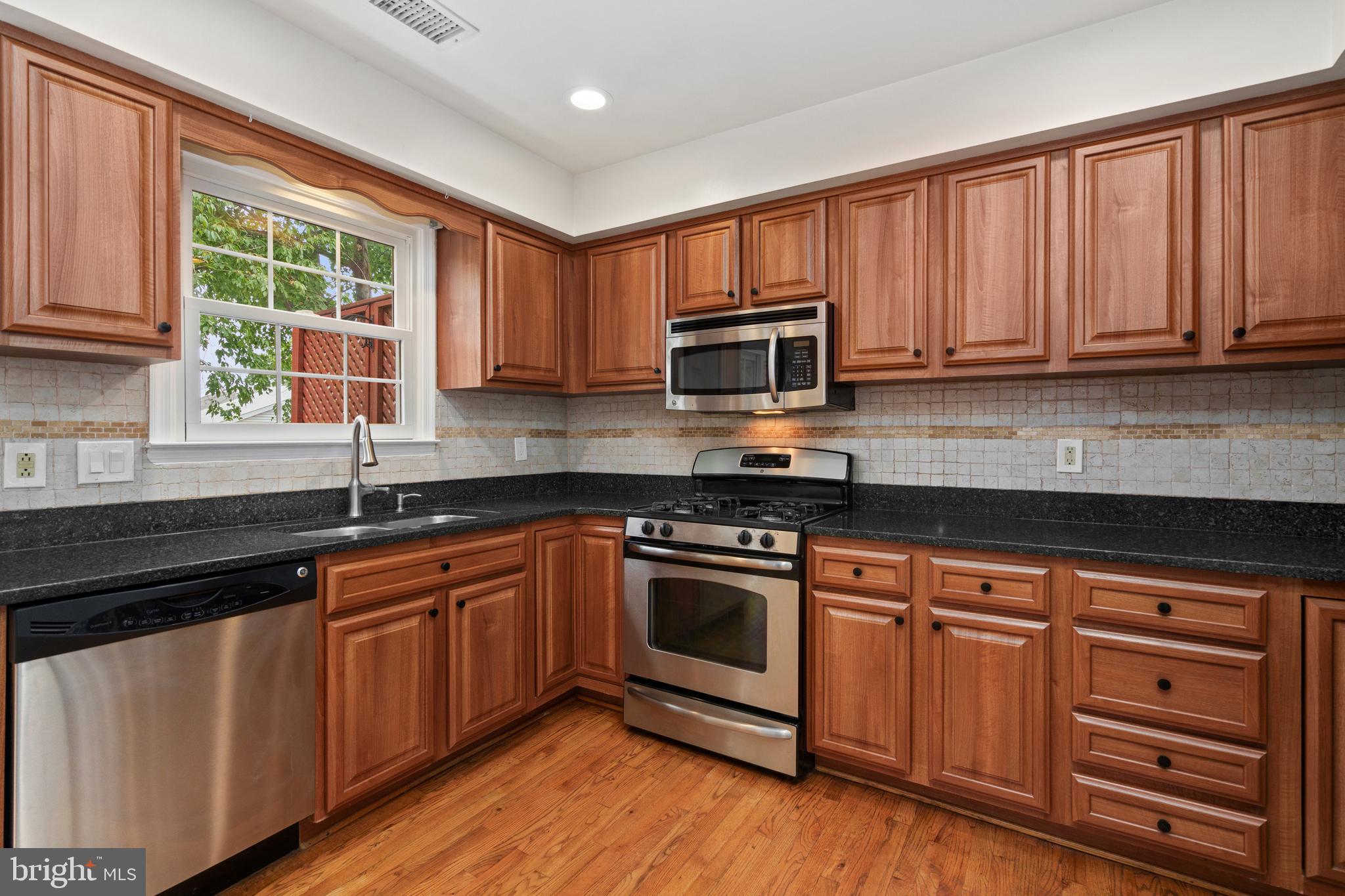 Real estate listing preview #9