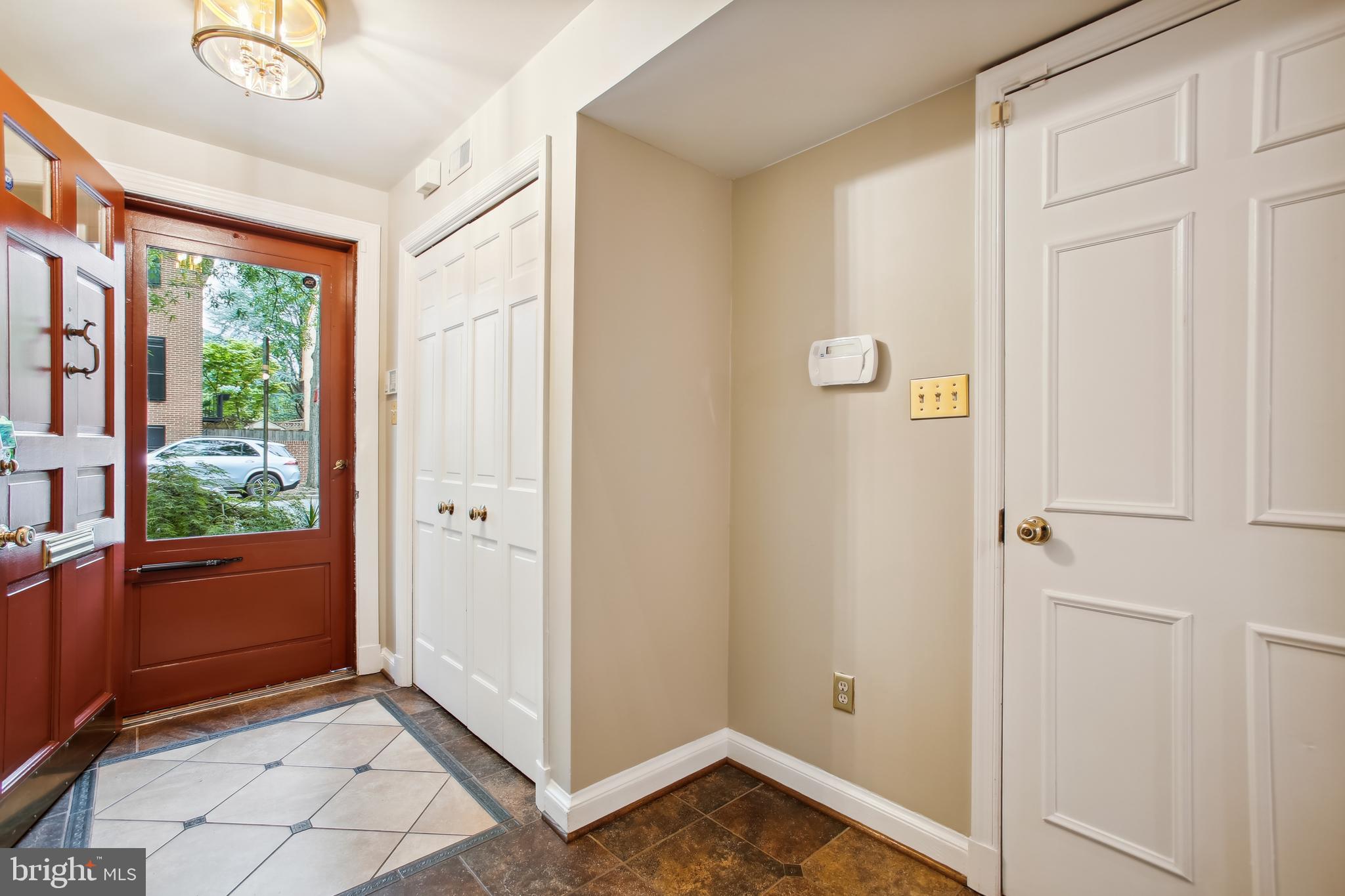 Real estate listing preview #6