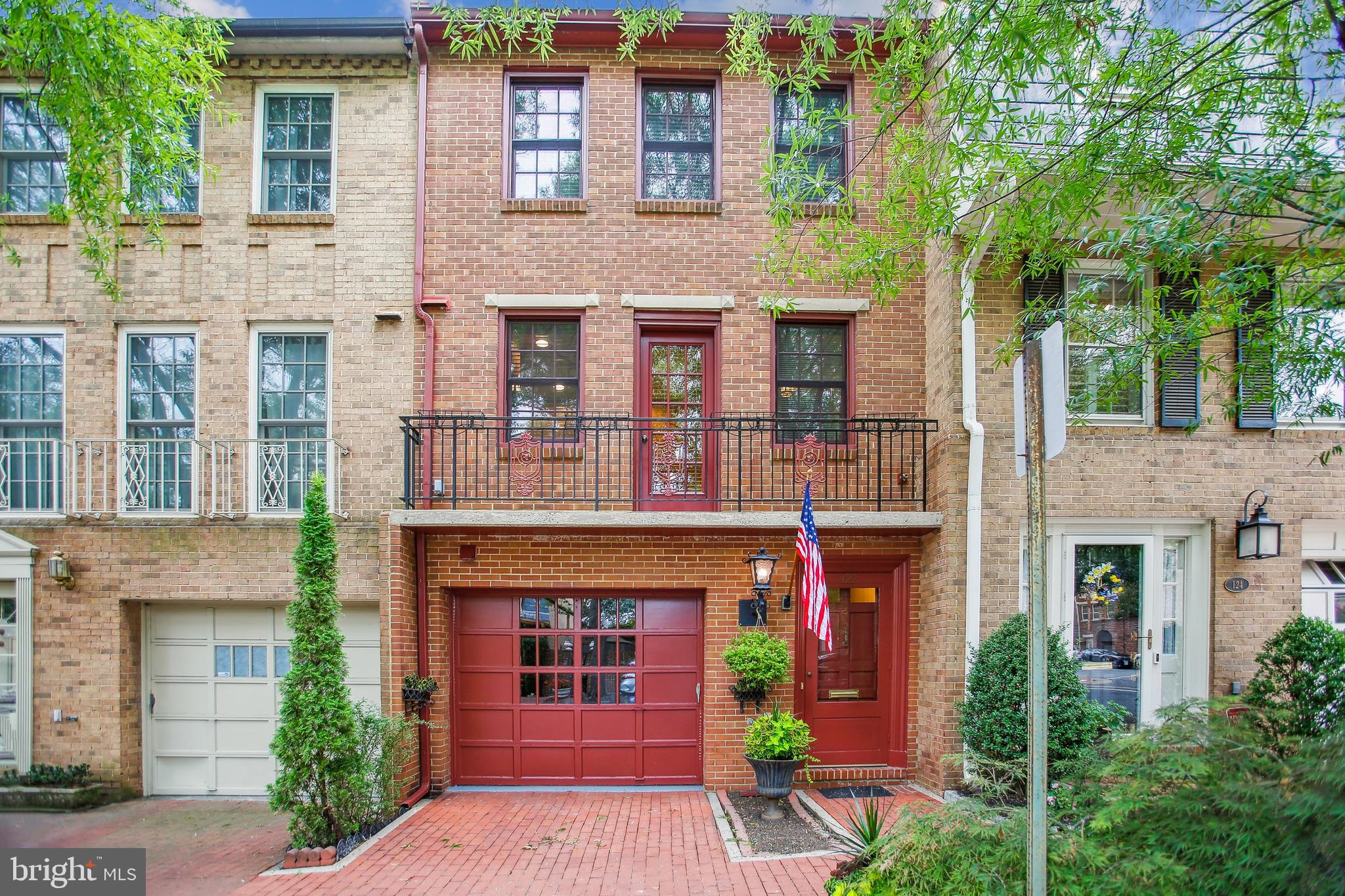 Real estate listing preview #3