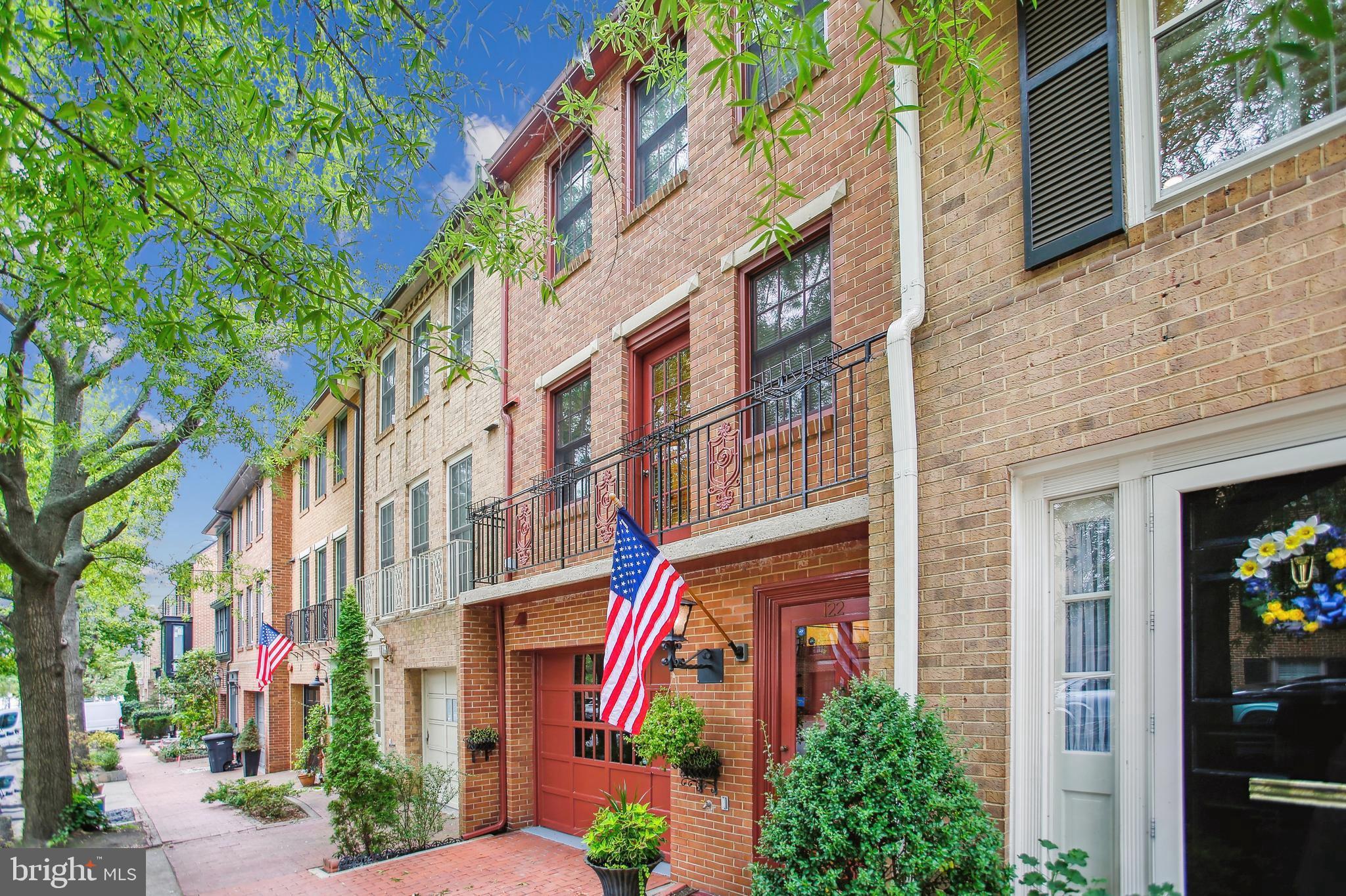 Real estate listing preview #2