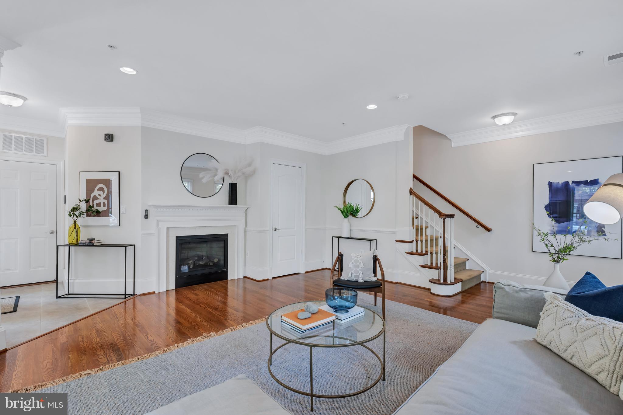 Real estate listing preview #4