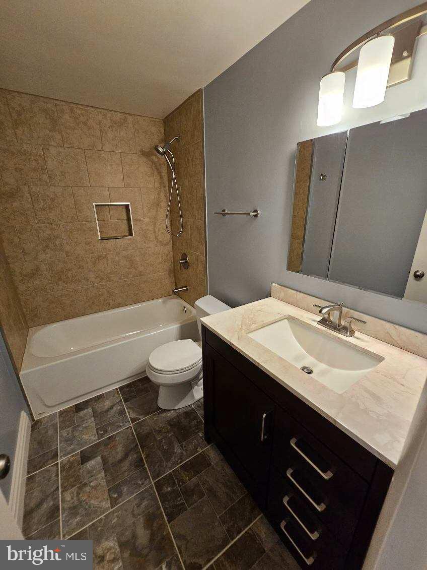 Real estate listing preview #8