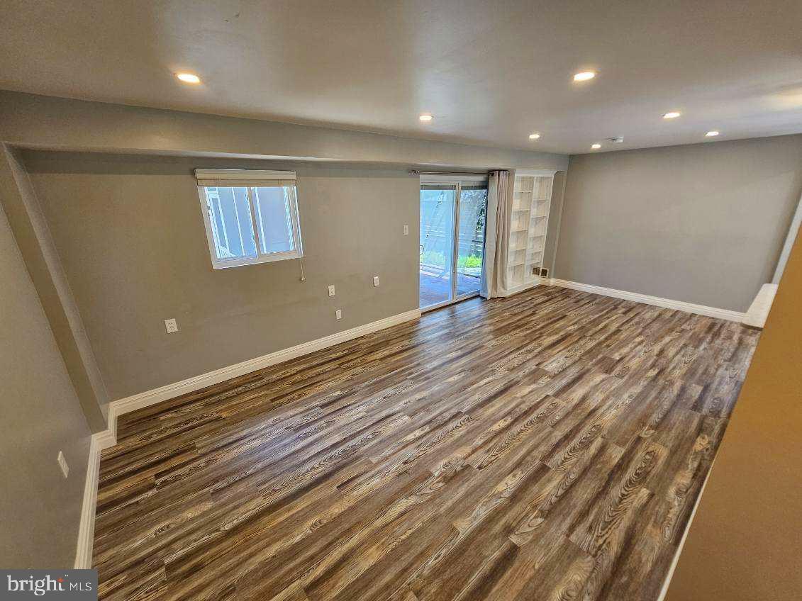 Real estate listing preview #24