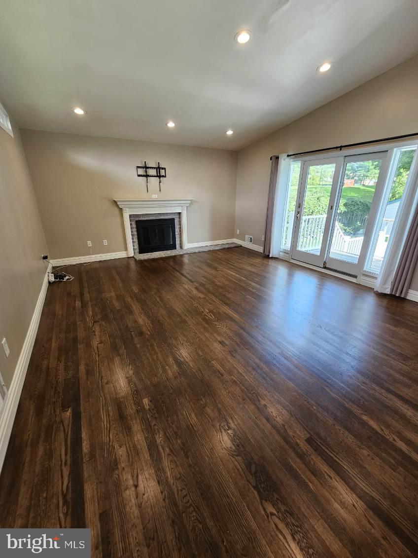 Real estate listing preview #4