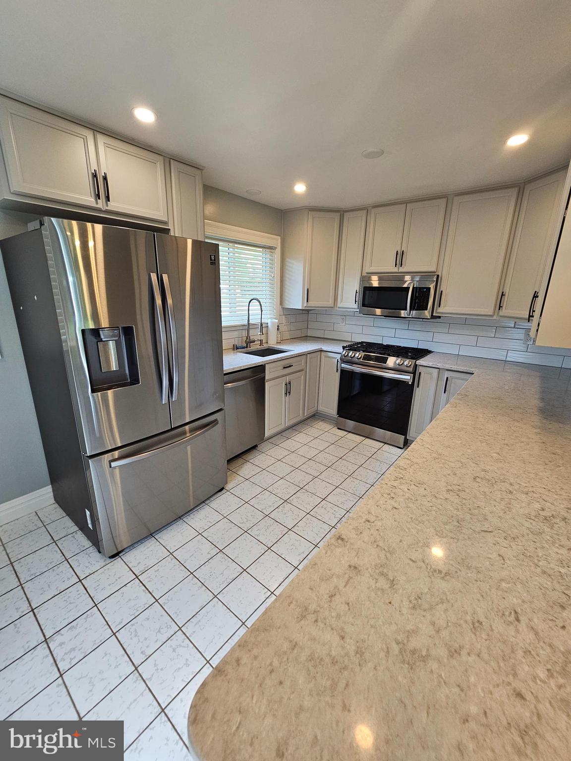 Real estate listing preview #17