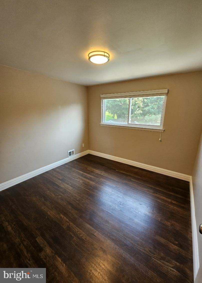 Real estate listing preview #10