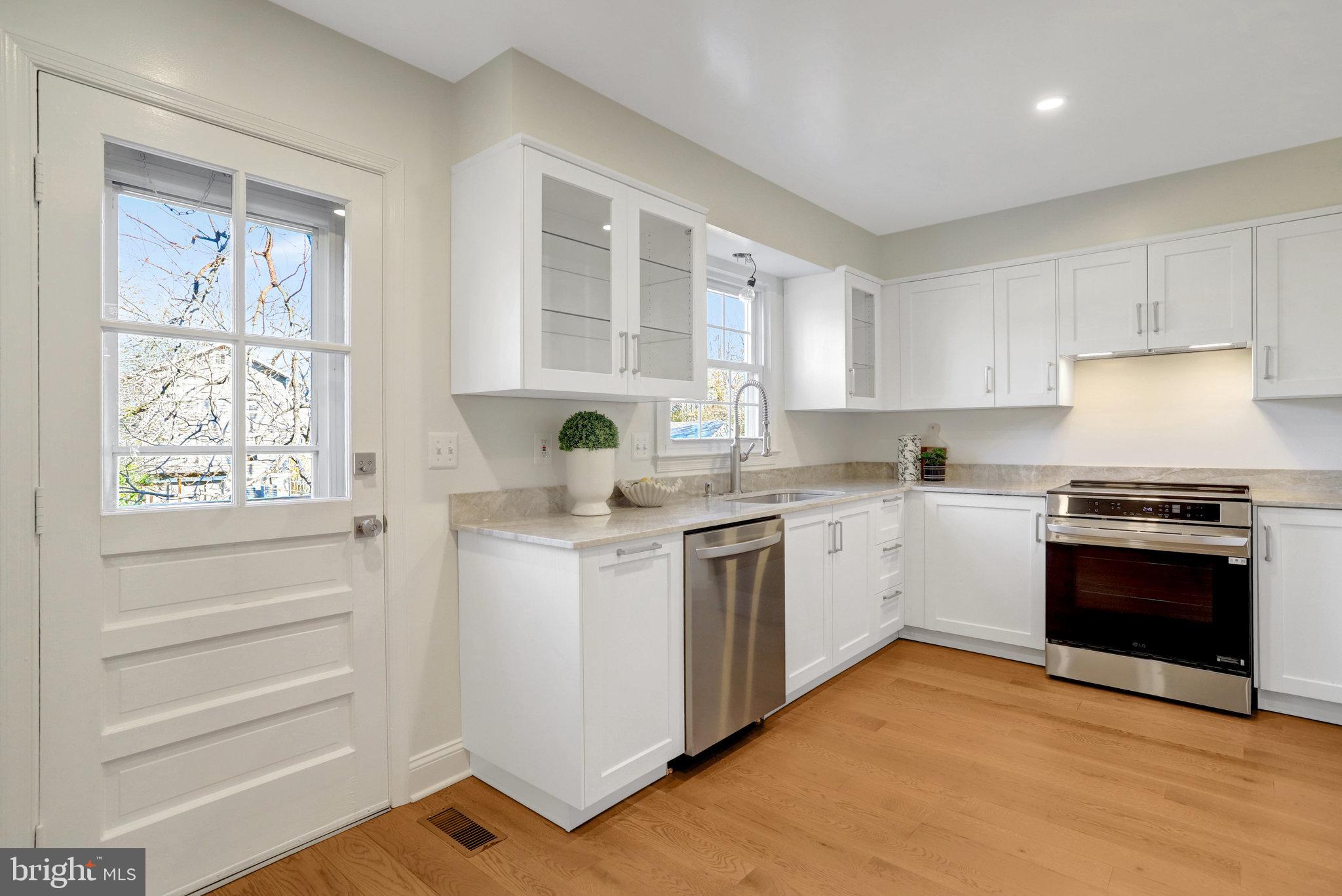 Real estate listing preview #17