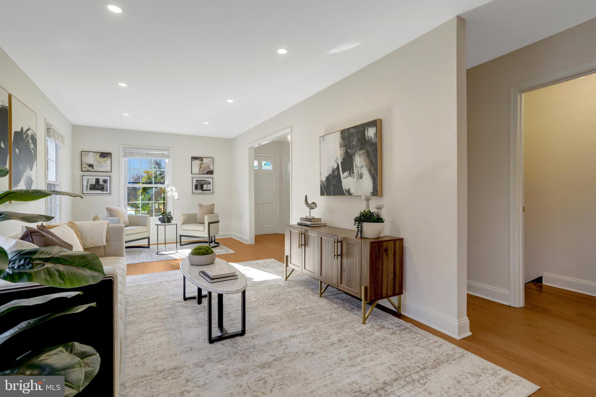 Real estate listing preview #8