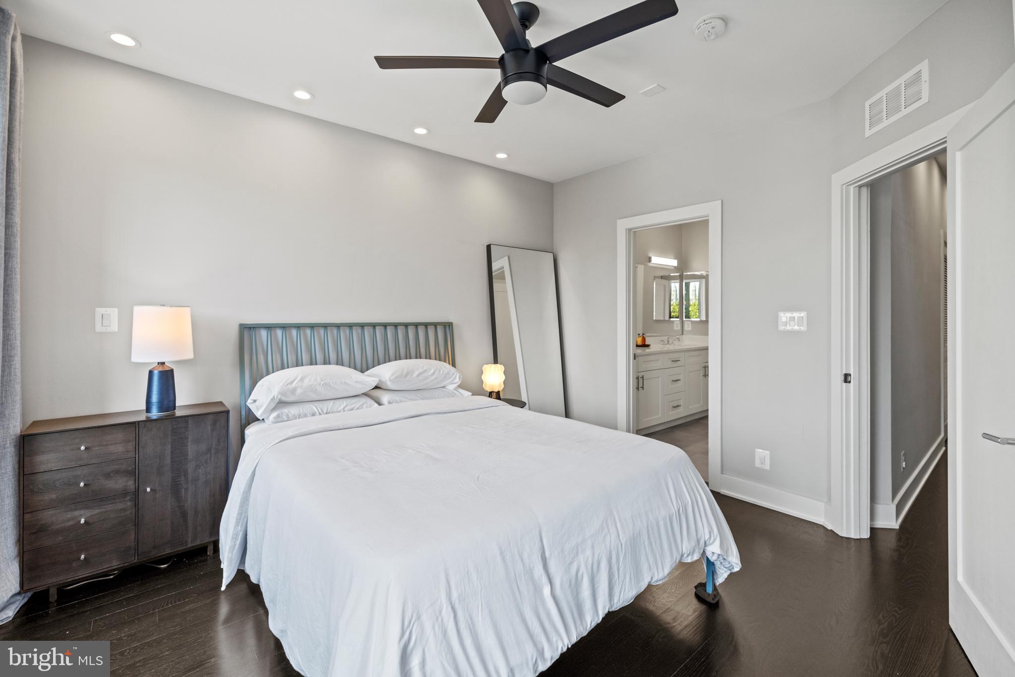 Real estate listing preview #18