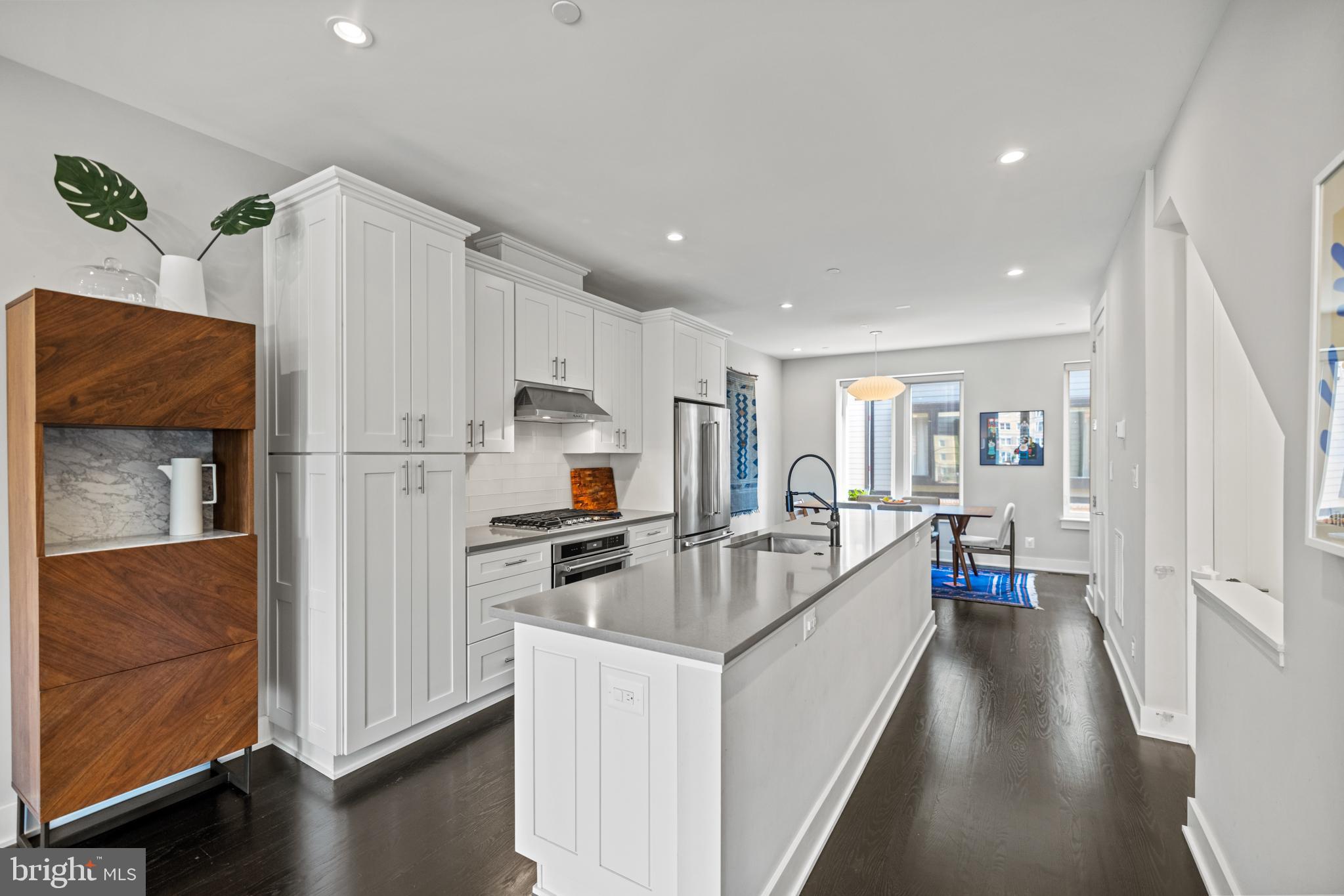 Real estate listing preview #6