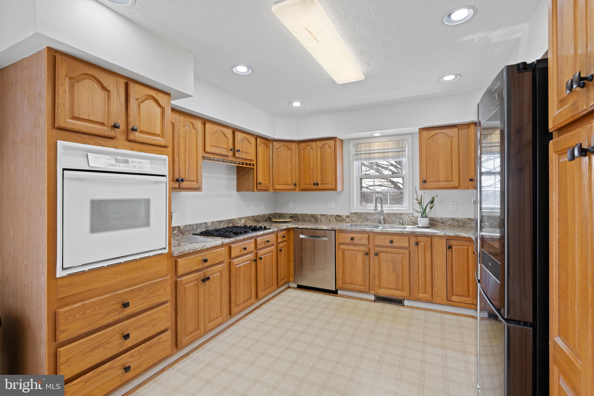 Real estate listing preview #12