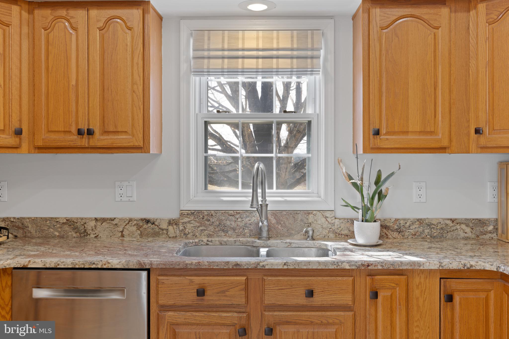 Real estate listing preview #14