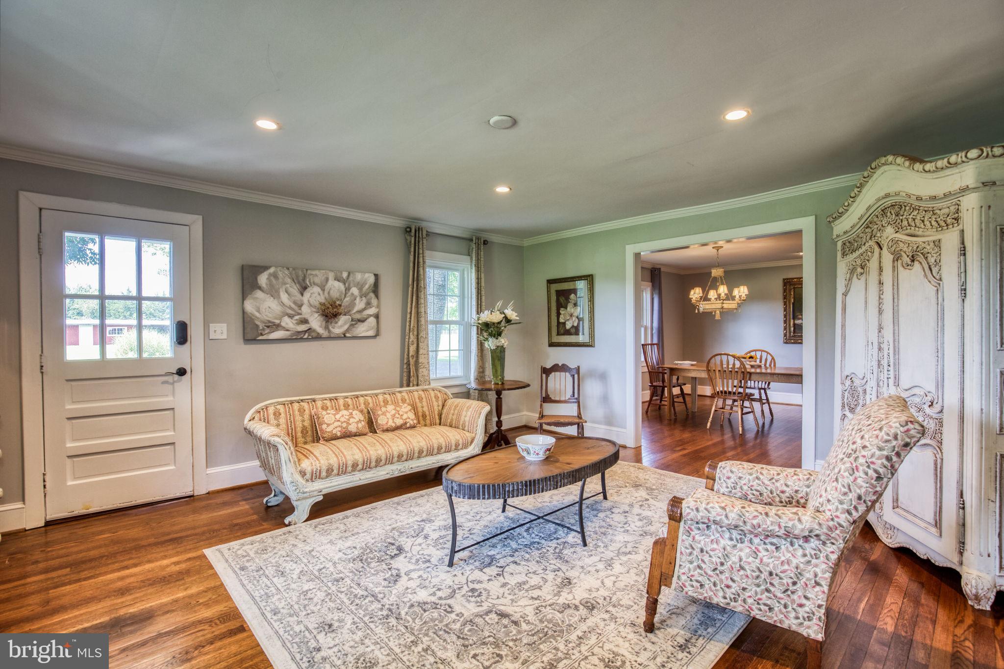 Real estate listing preview #12