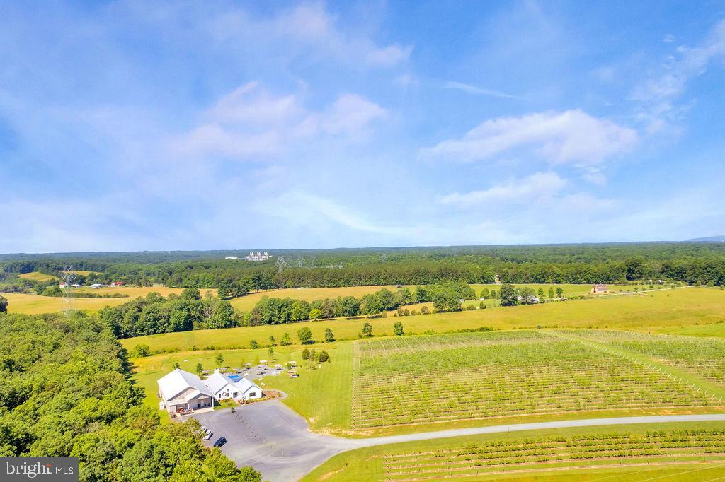 Real estate listing preview #3