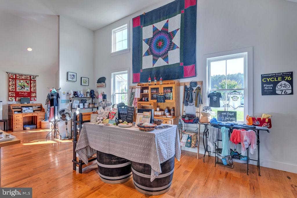 Real estate listing preview #10