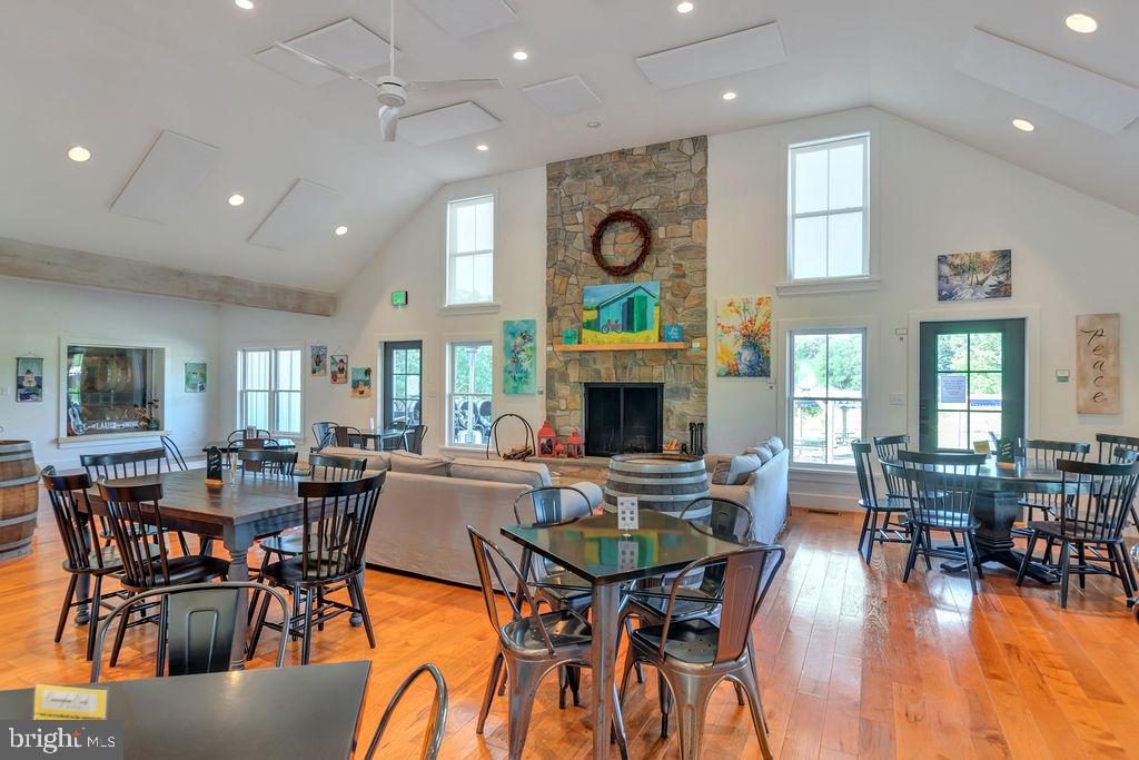 Real estate listing preview #12