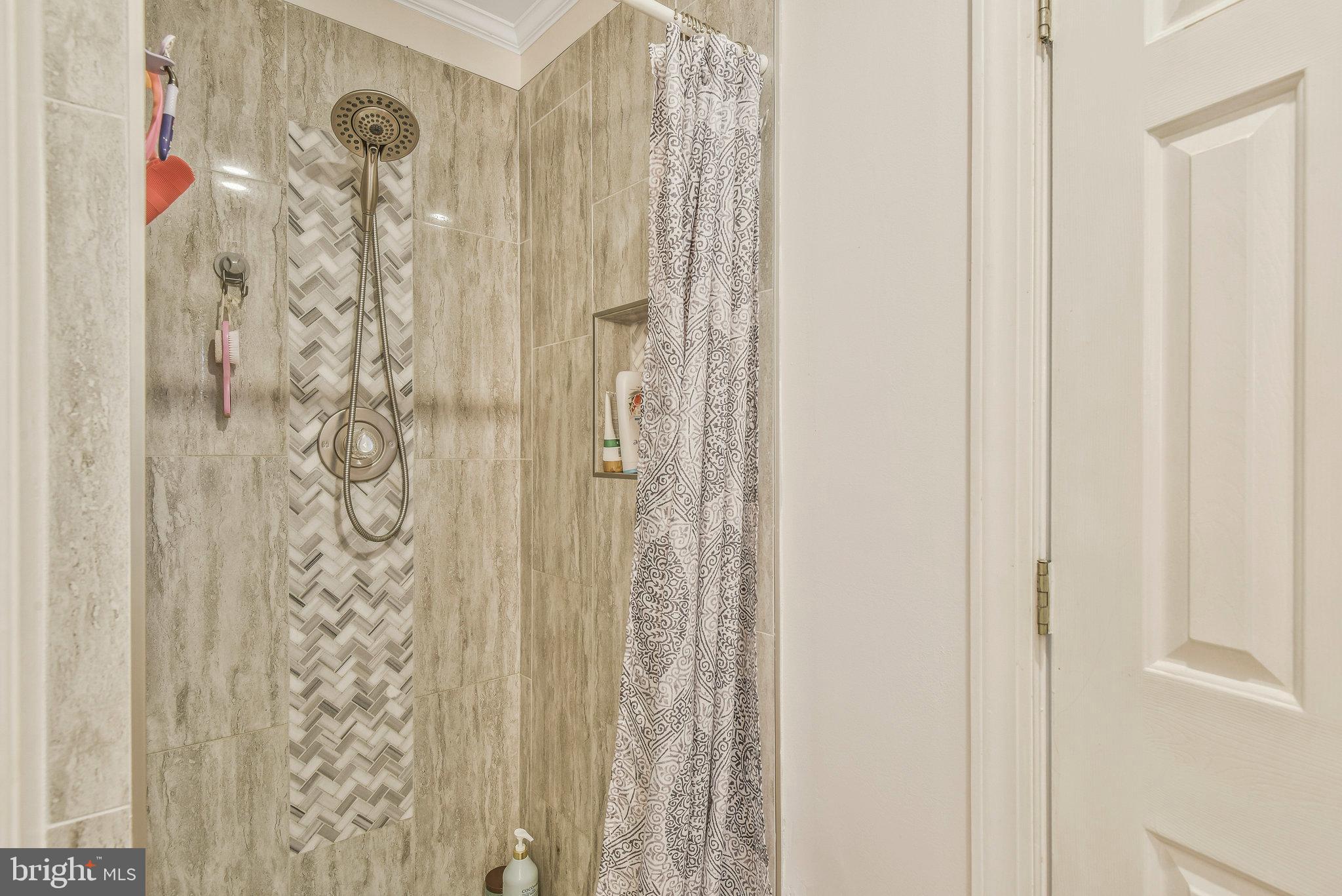 Real estate listing preview #24