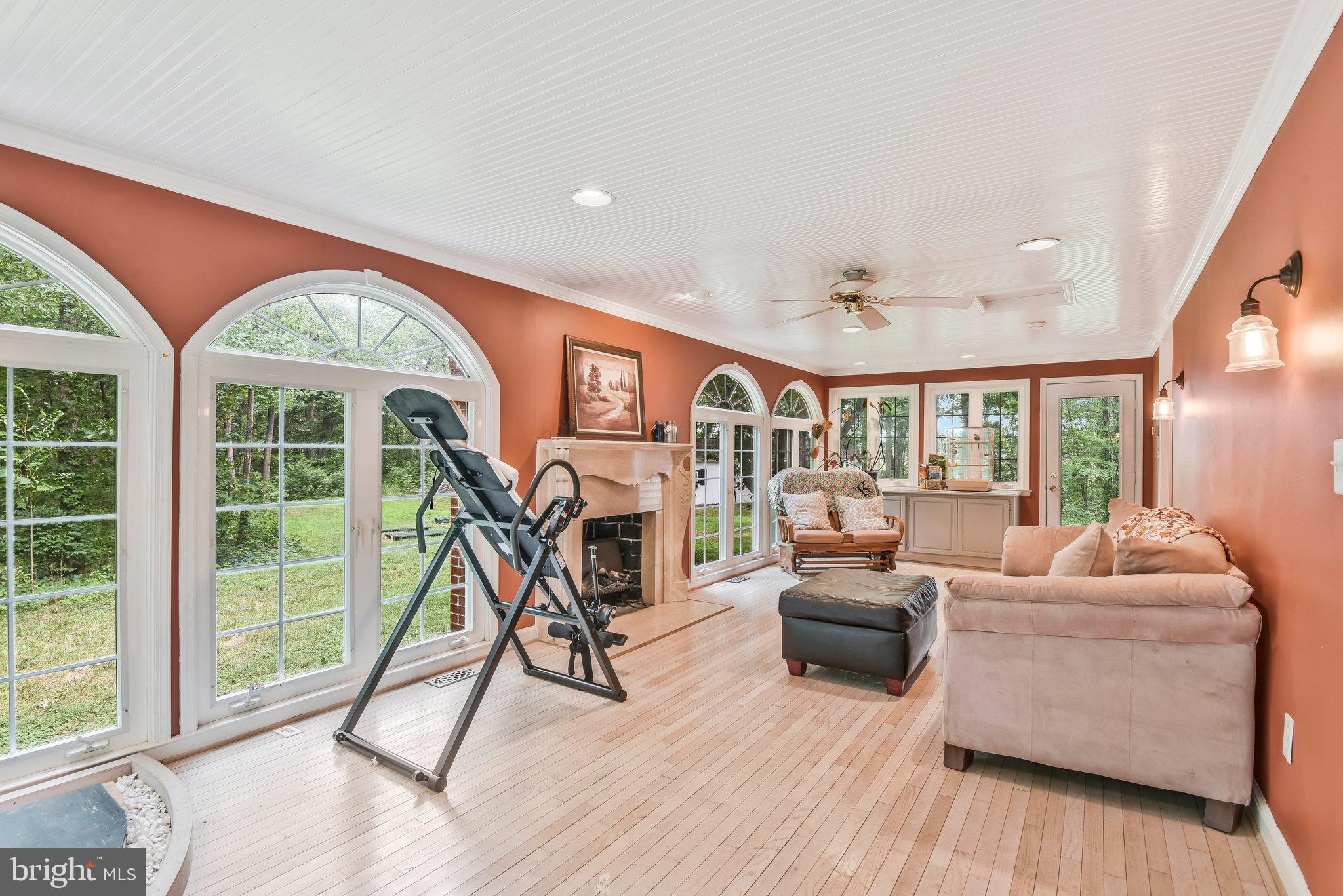 Real estate listing preview #12