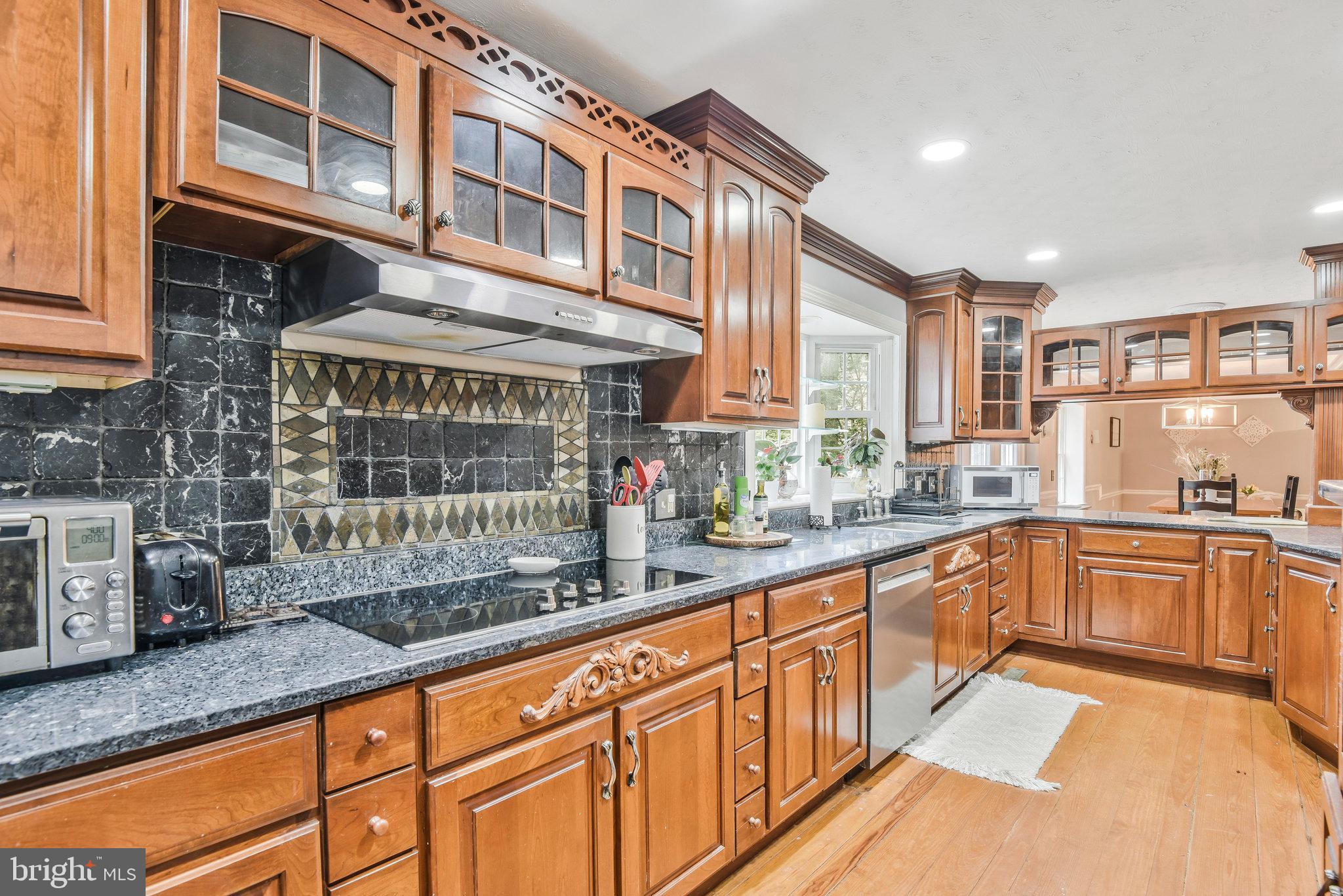 Real estate listing preview #2