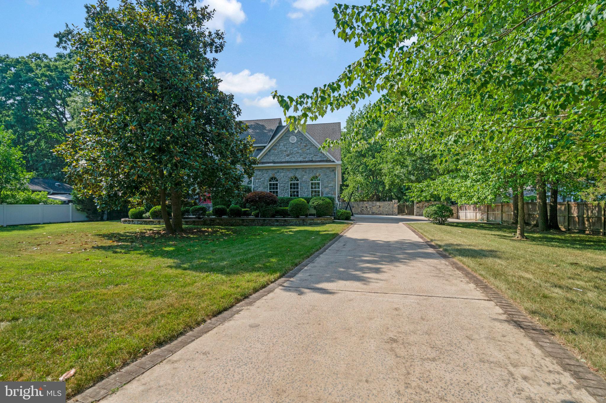 Real estate listing preview #3