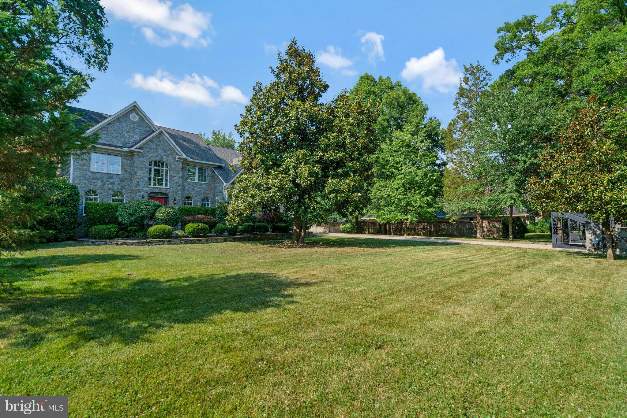 Real estate listing preview #8