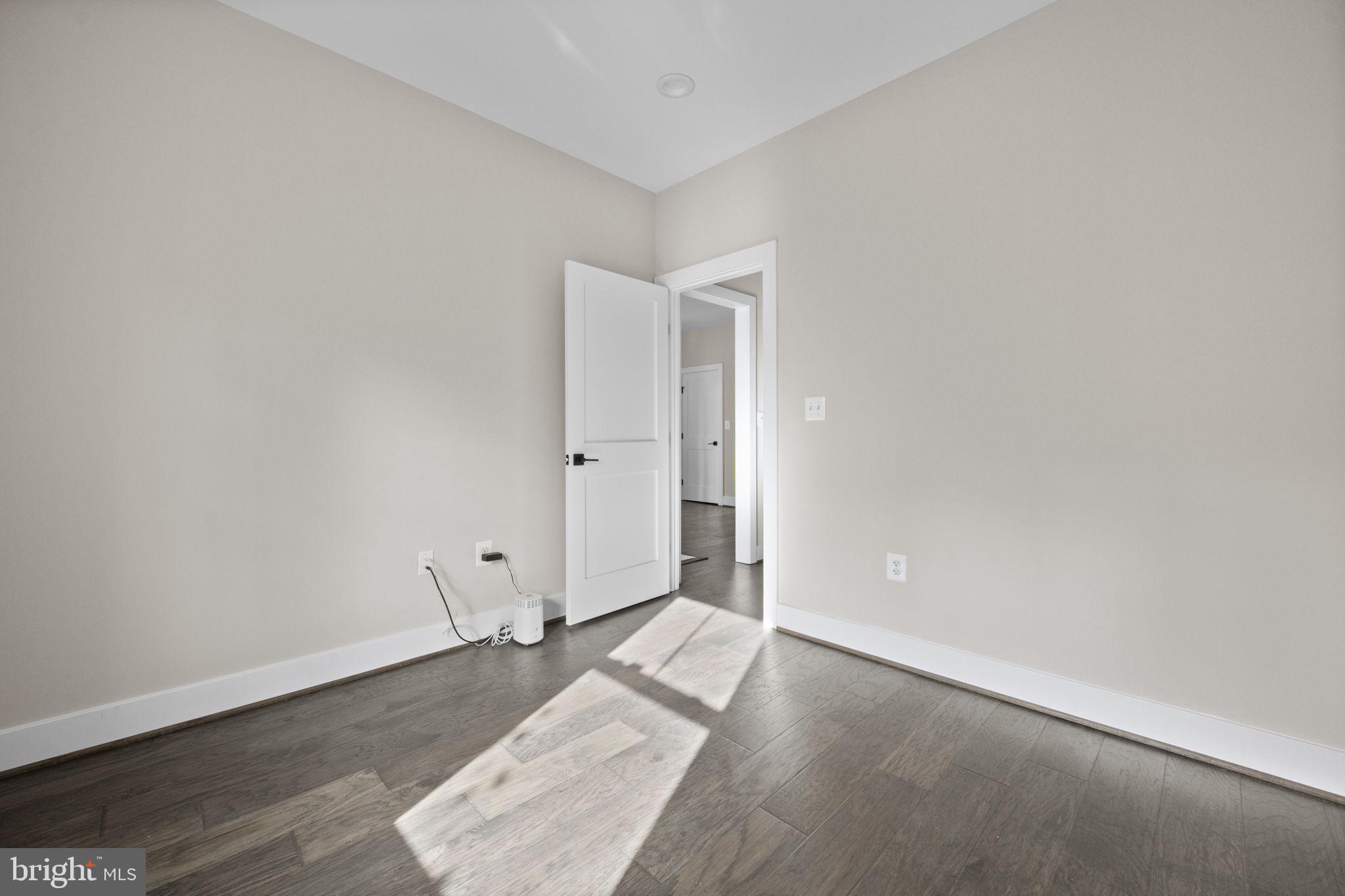 Real estate listing preview #23