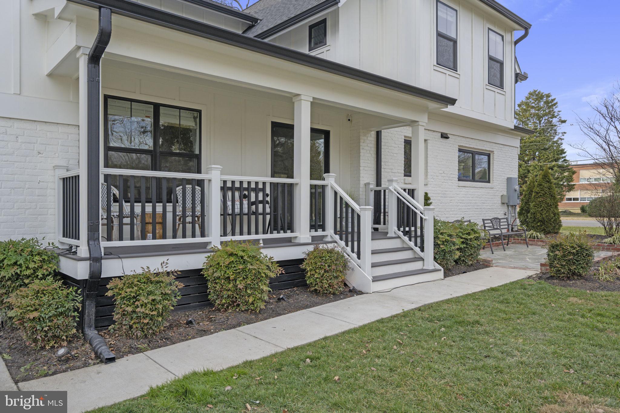 Real estate listing preview #2