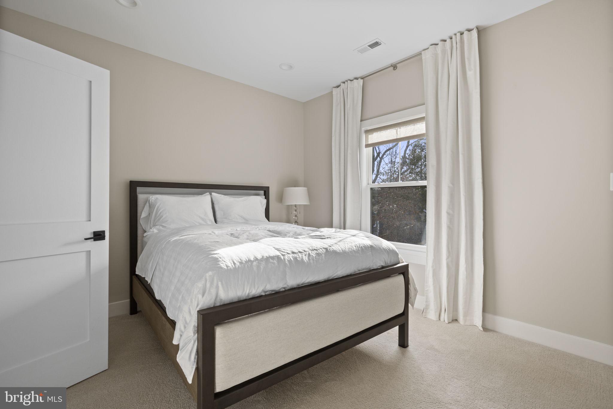 Real estate listing preview #35