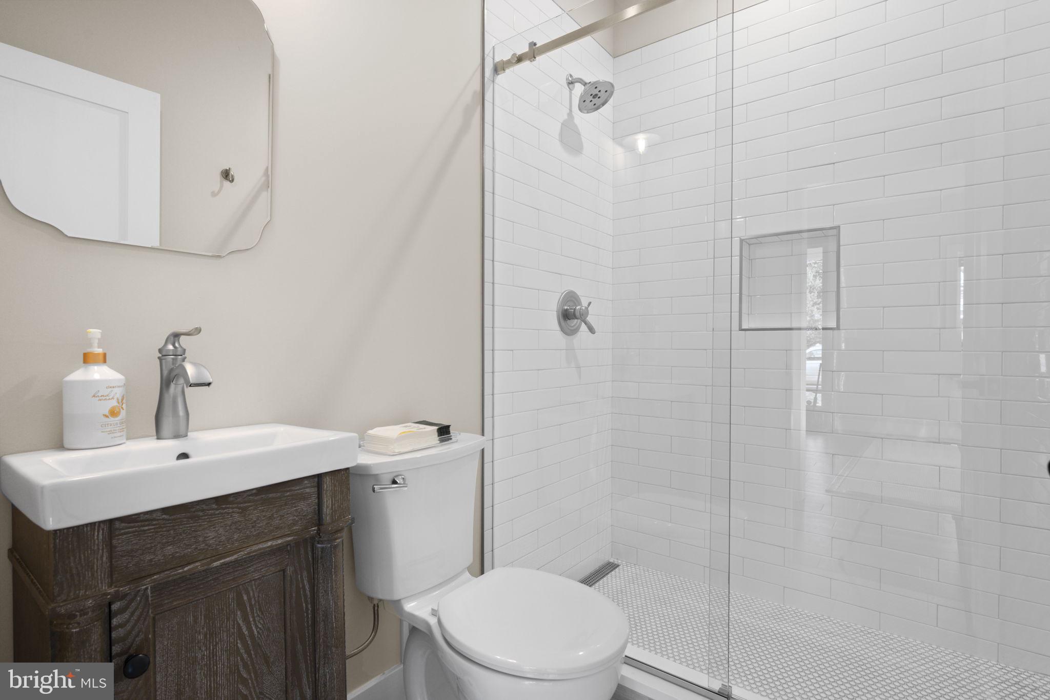 Real estate listing preview #24