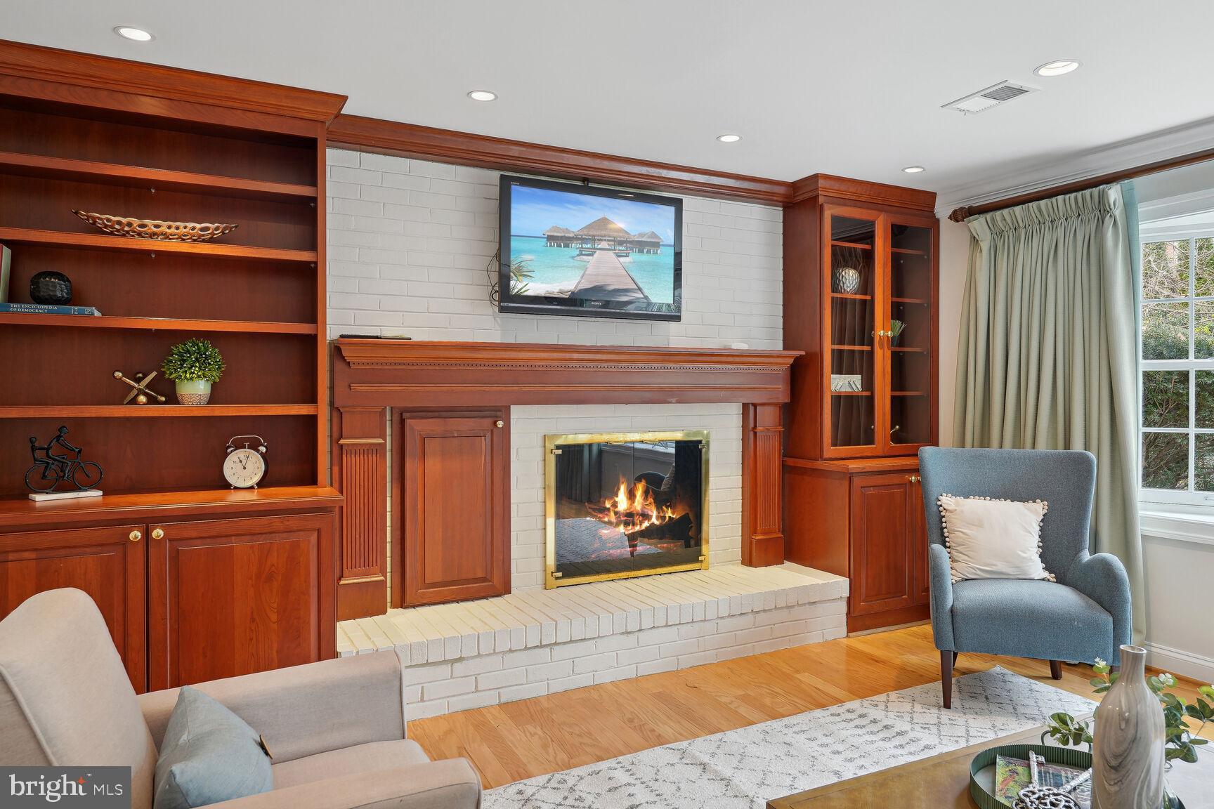 Real estate listing preview #14