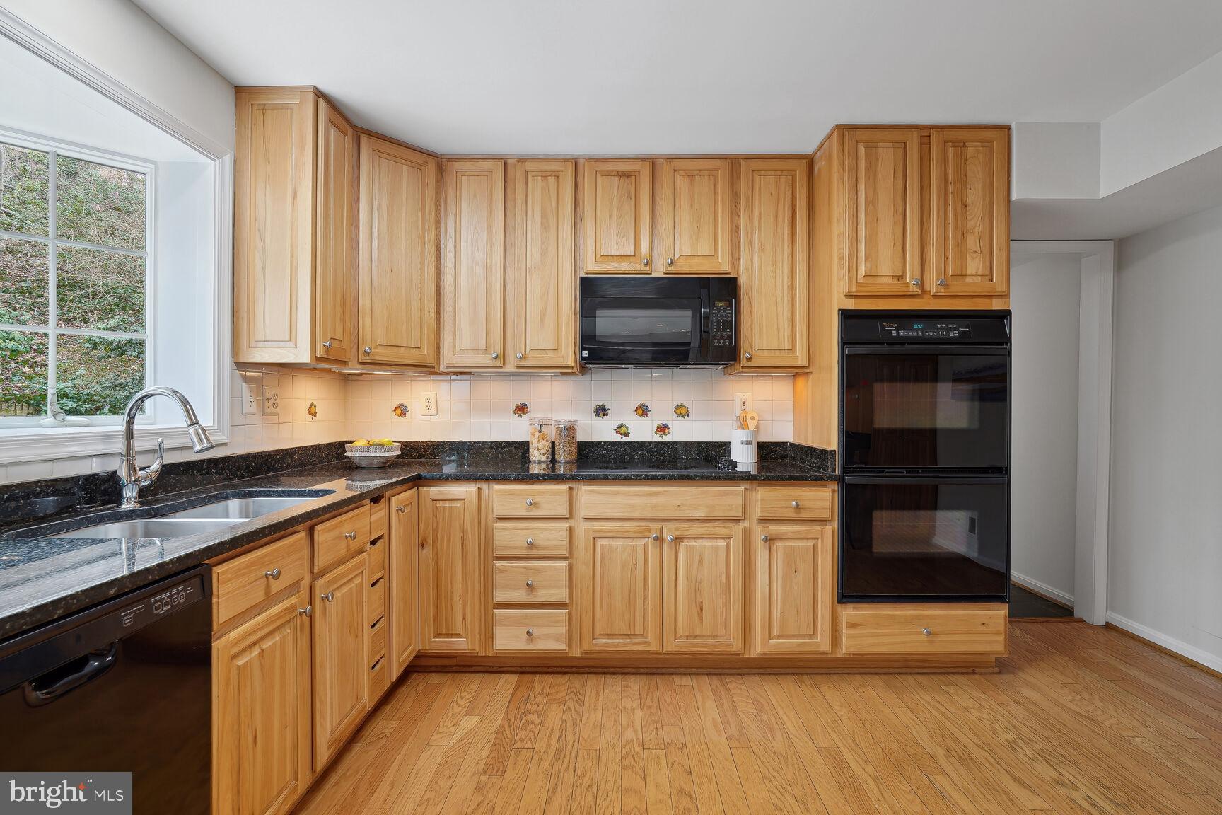 Real estate listing preview #24