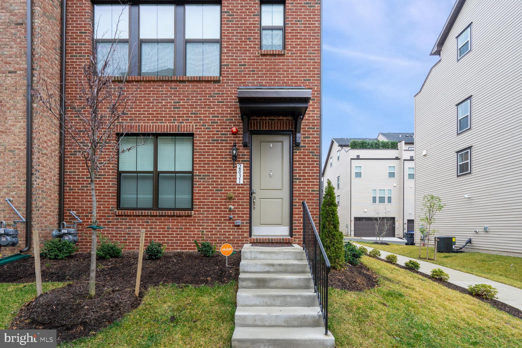 Real estate listing preview #3