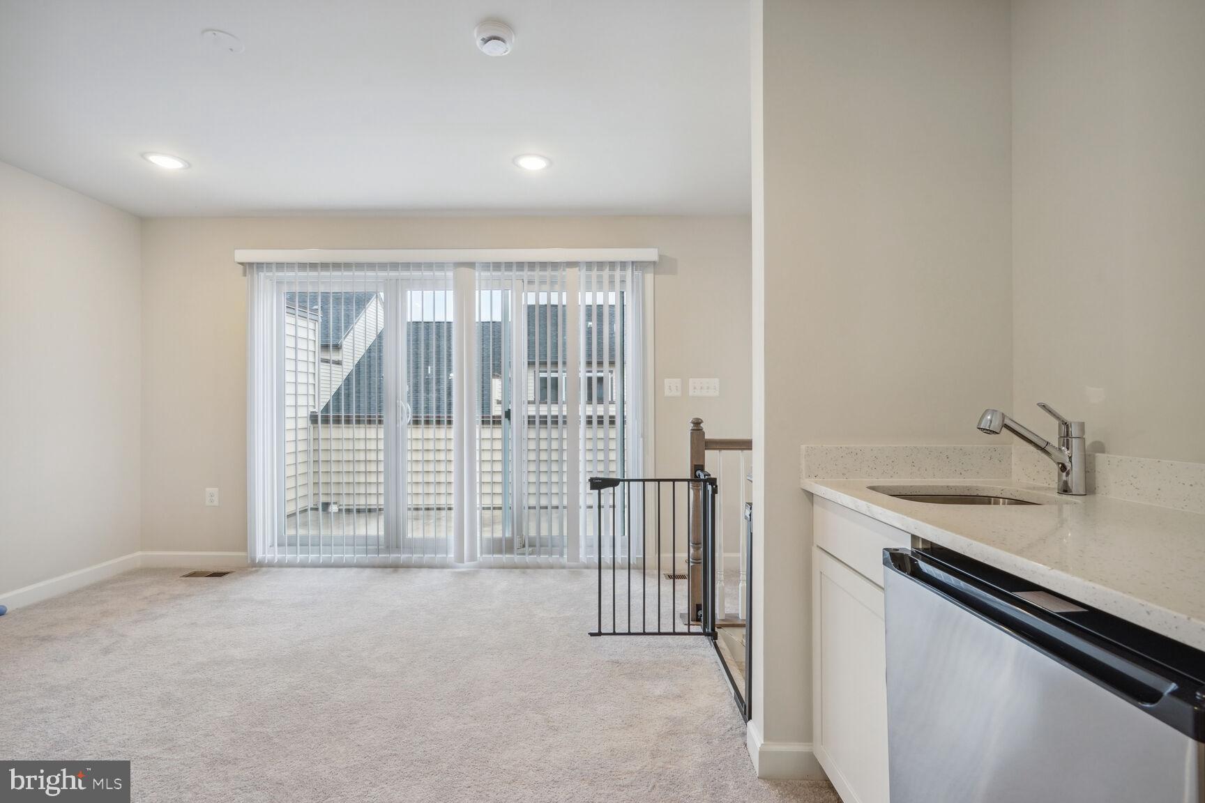 Real estate listing preview #6