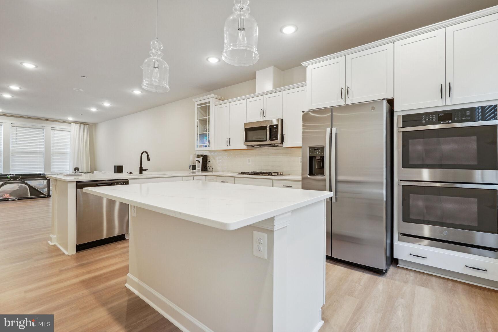 Real estate listing preview #10