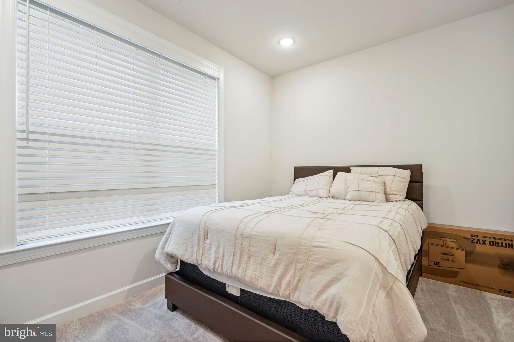 Real estate listing preview #14