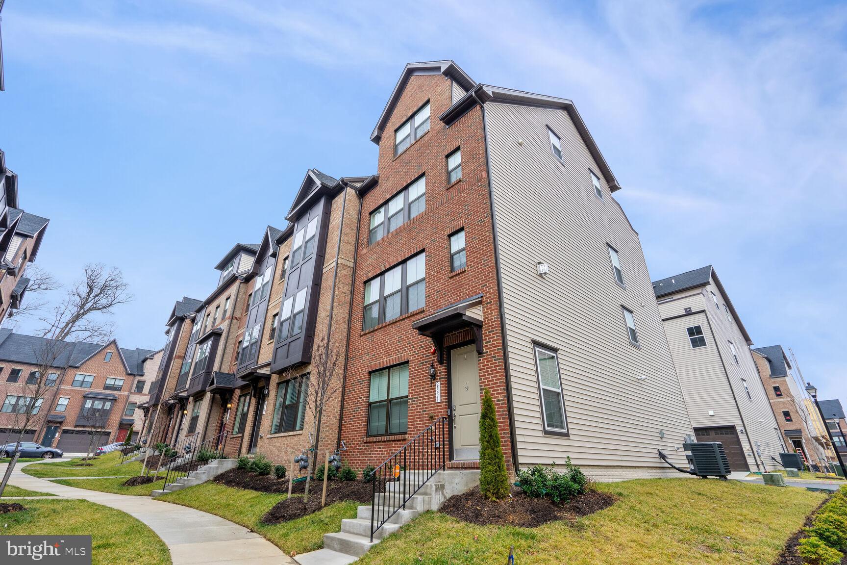 Real estate listing preview #1