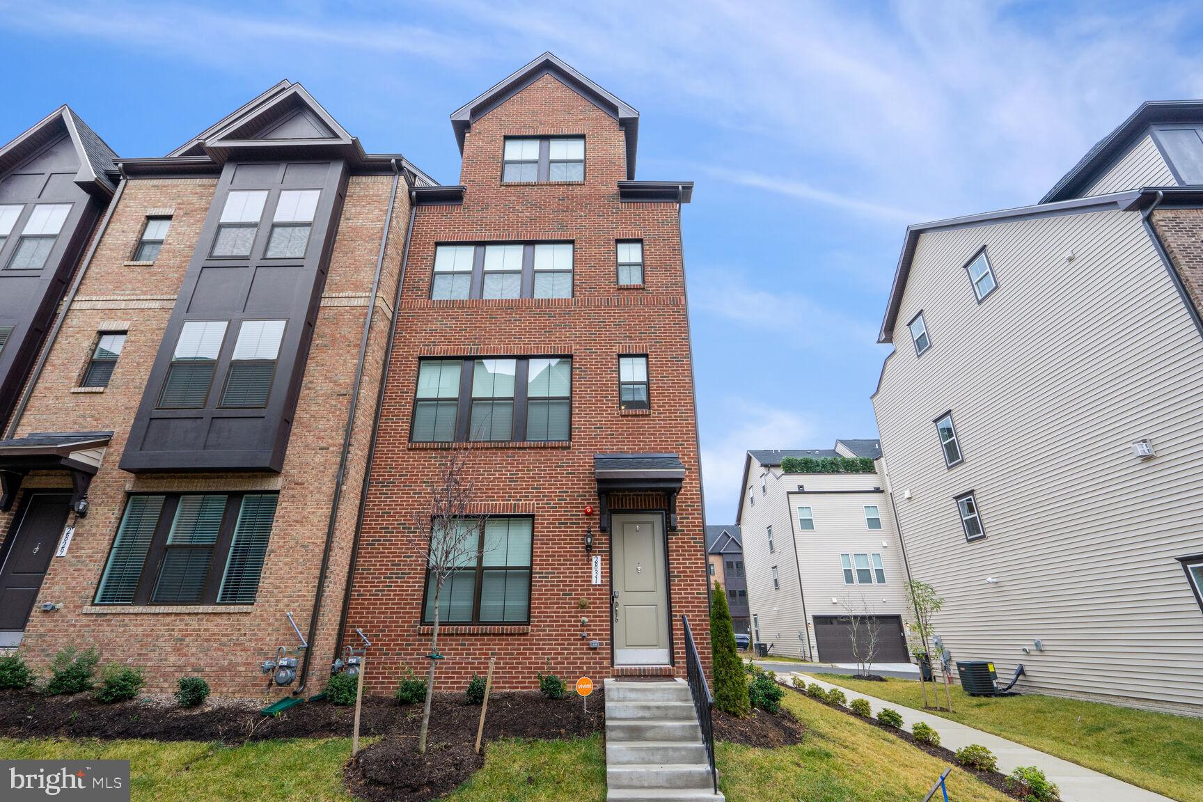 Real estate listing preview #2