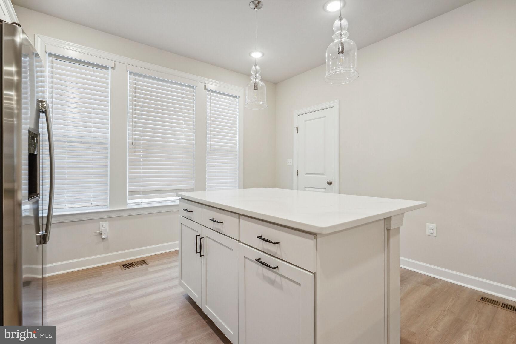 Real estate listing preview #12