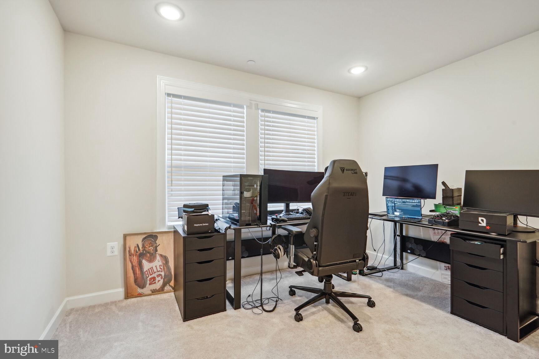 Real estate listing preview #24