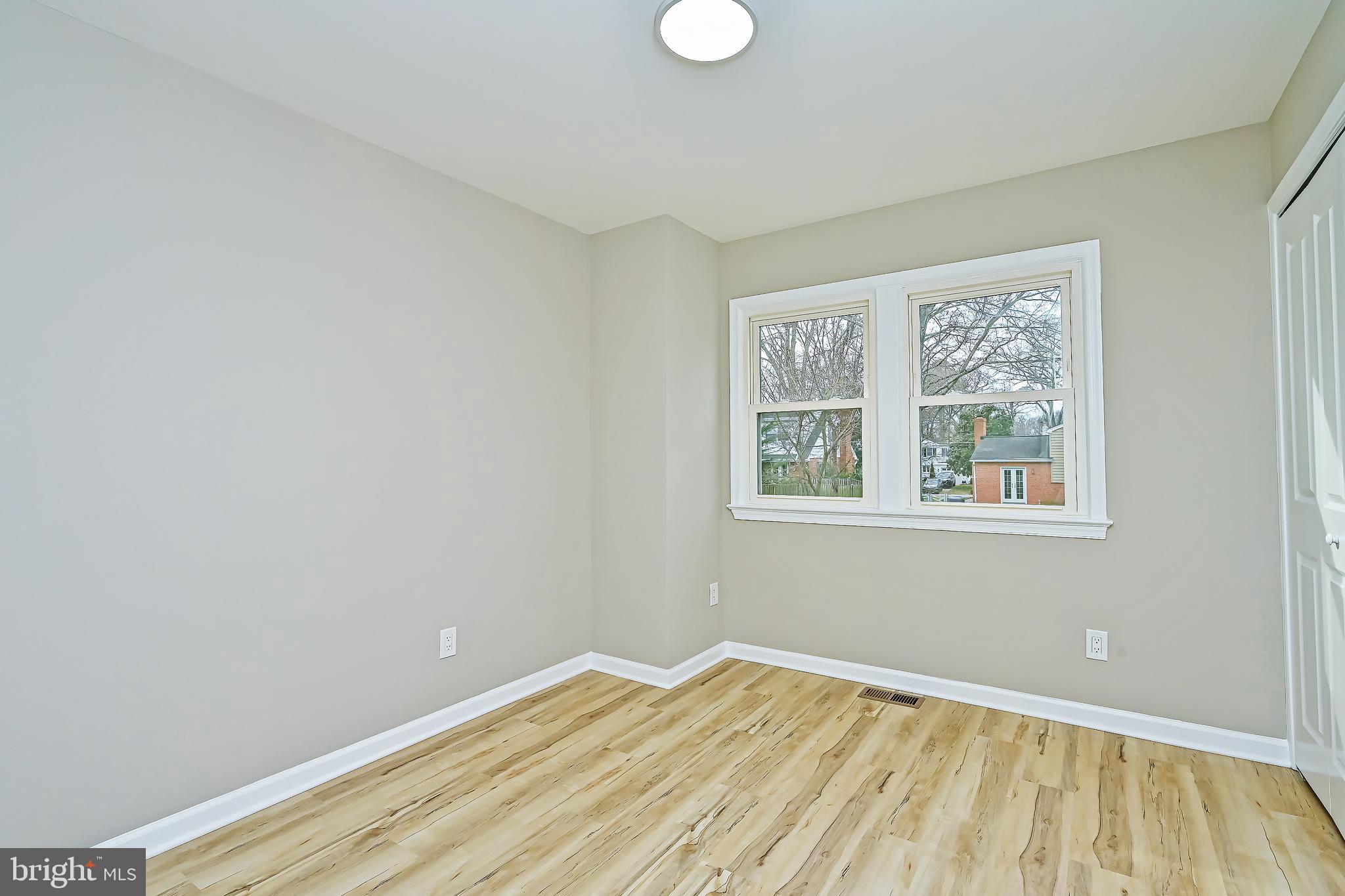 Real estate listing preview #24