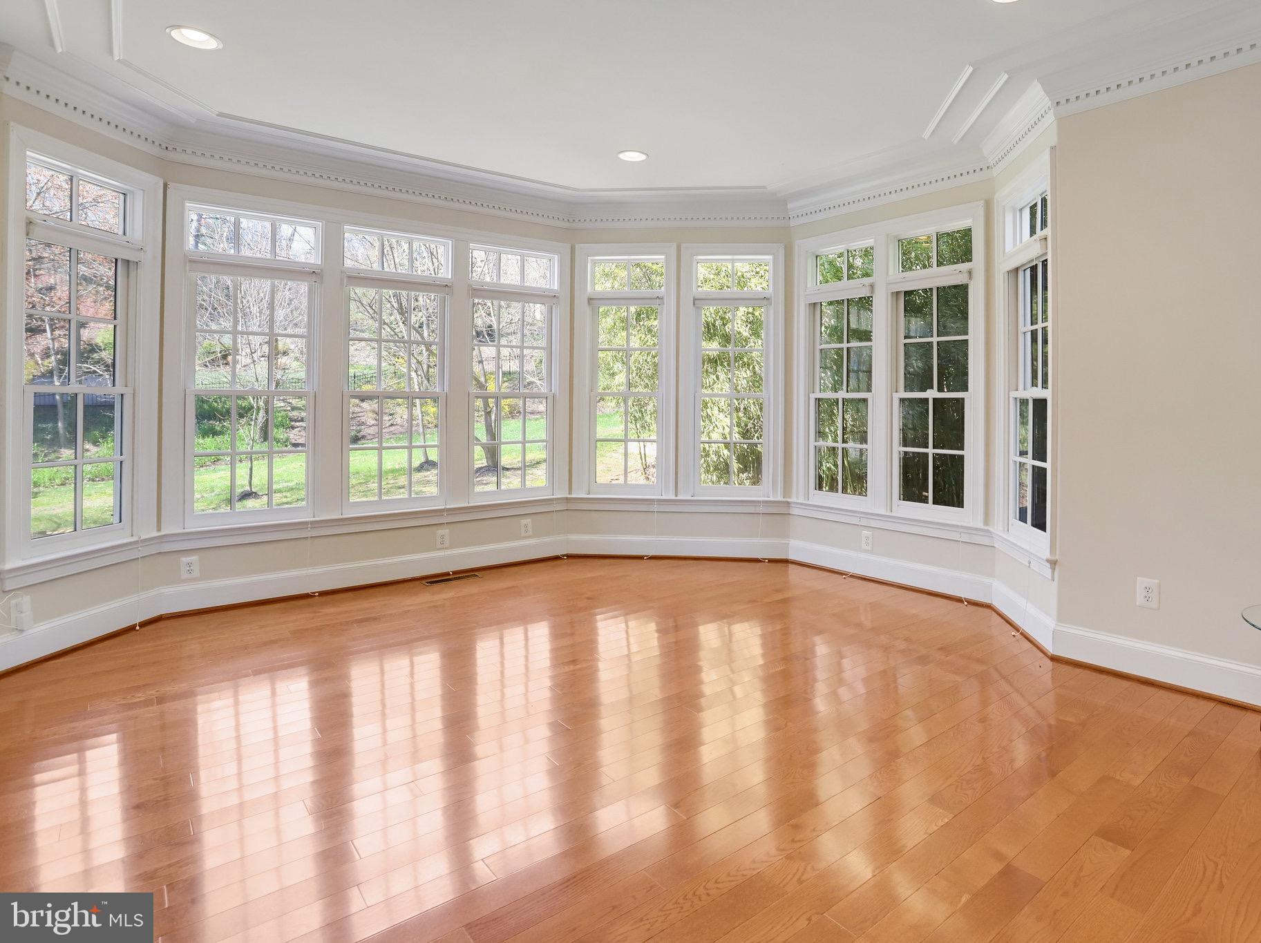 Real estate listing preview #12