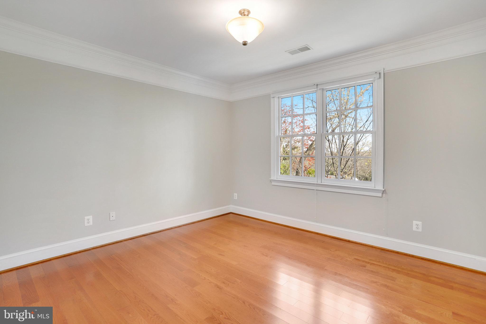 Real estate listing preview #60